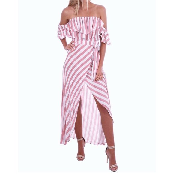 Blooming Jelly Dresses & Skirts - Blooming Jelly Off the Shoulder Maxi Dress